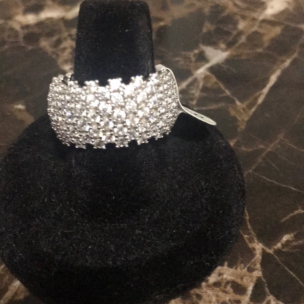 Ladies beautiful ring